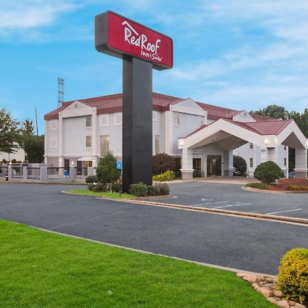 Red Roof Inn & Suites ניונאן מראה חיצוני תמונה