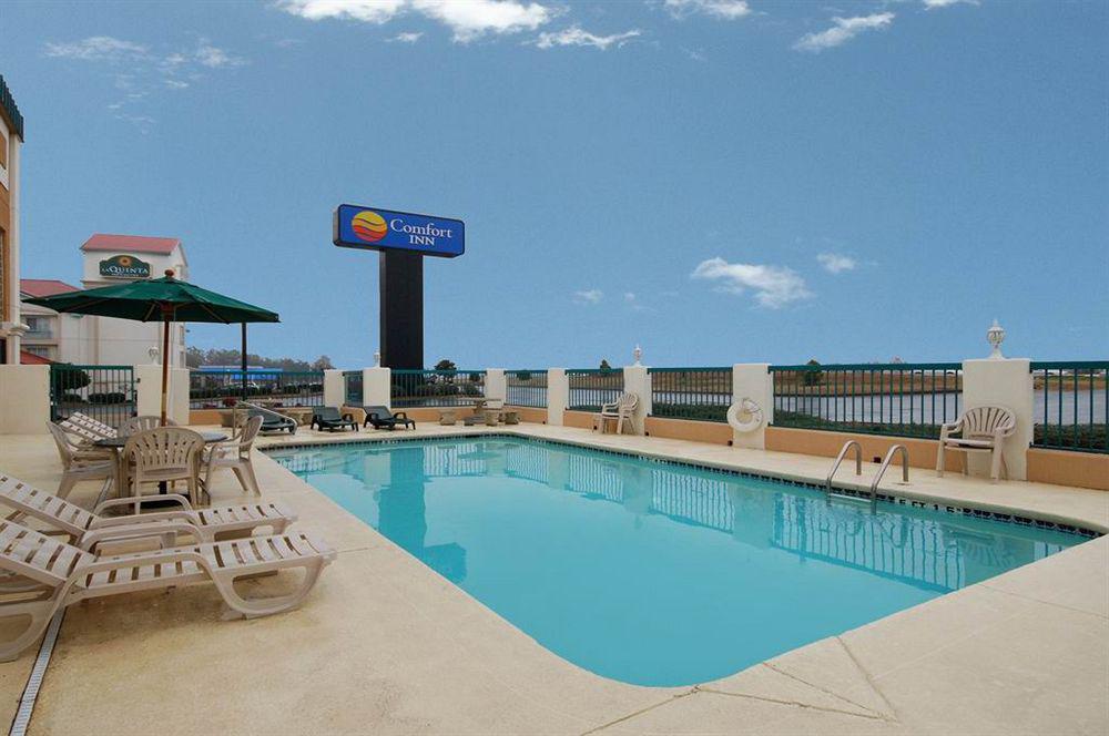 Red Roof Inn & Suites ניונאן מראה חיצוני תמונה