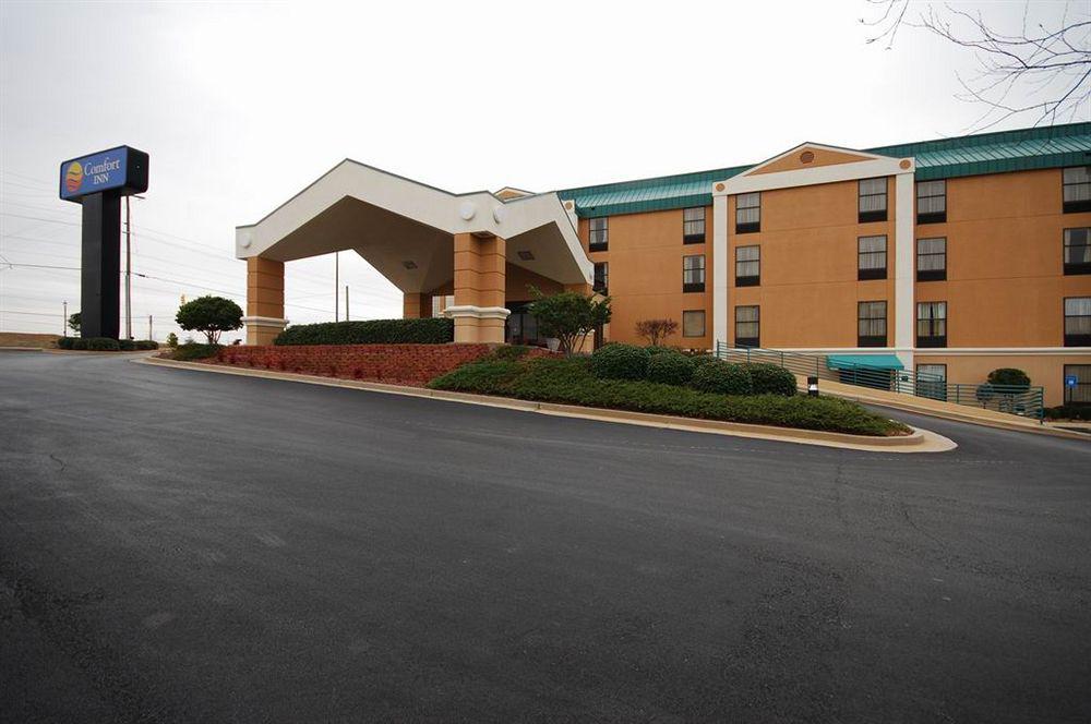 Red Roof Inn & Suites ניונאן מראה חיצוני תמונה